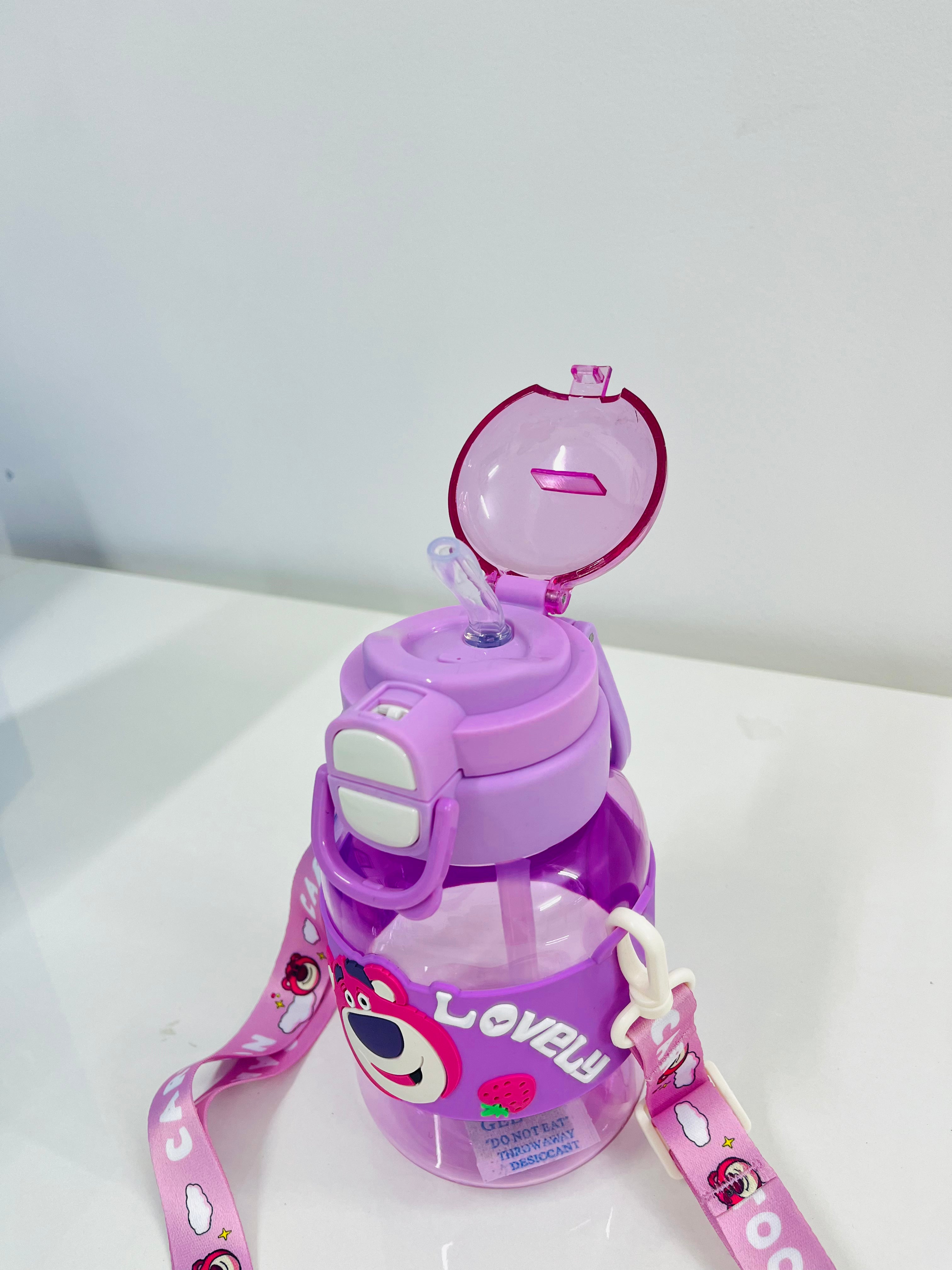 Cute Sipper Water Bottles with Cartoon Sticker – BPA-Free Bottle with Soft Silicone Straw, Adjustable Strap and Secure Lock – Leakproof Bottle for School,Travel & Picnic