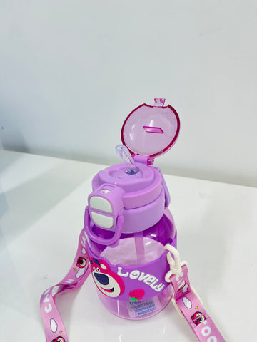 Cute Sipper Water Bottles with Cartoon Sticker – BPA-Free Bottle with Soft Silicone Straw, Adjustable Strap and Secure Lock – Leakproof Bottle for School,Travel & Picnic
