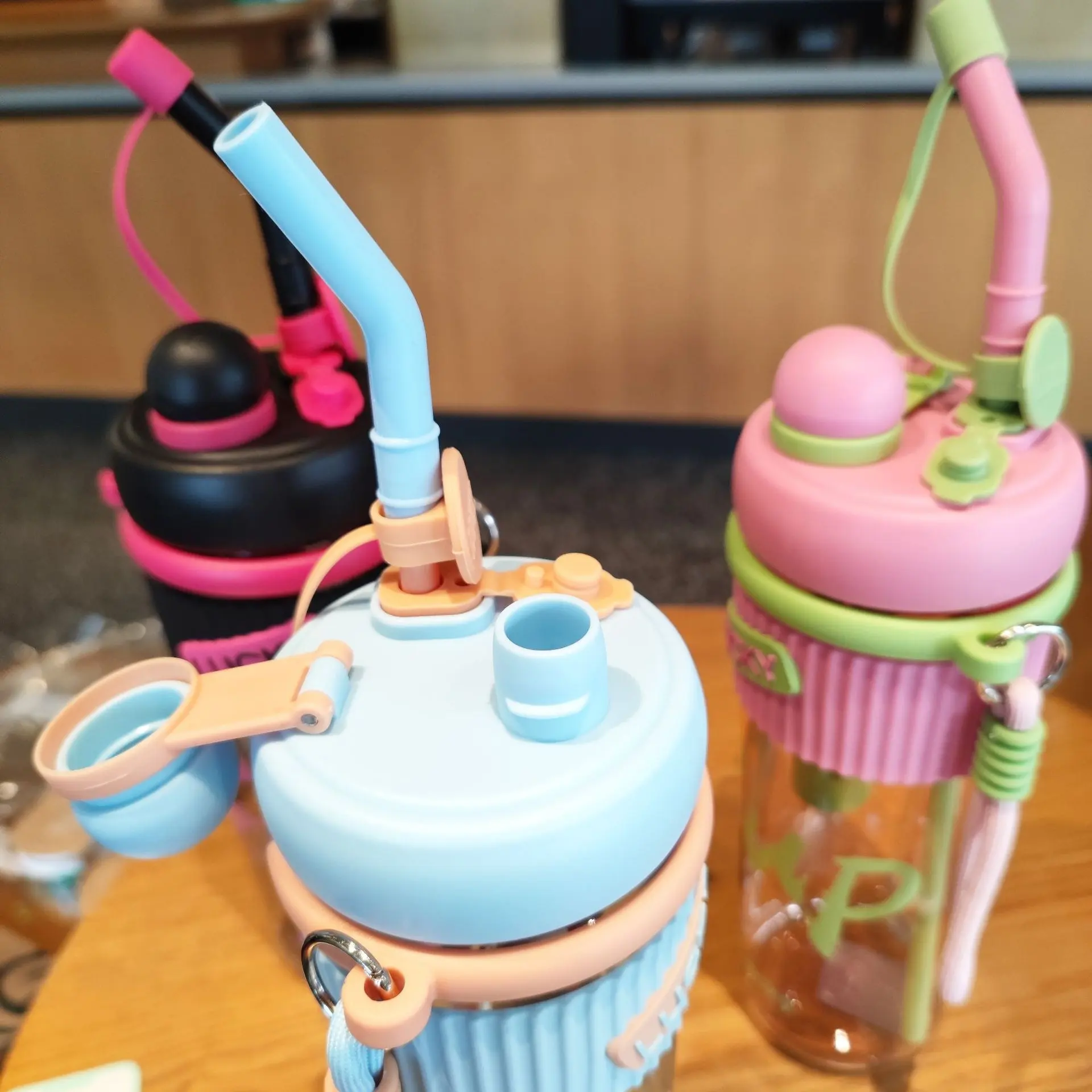 Elegant Theme Vibrant Water Bottle with Cute Design- Carry Handle, Leakproof Water Bottle for Boys& Girls |Safe for School,Travel,Picnic | Daily Hydration and Outdoor Use (Pink)